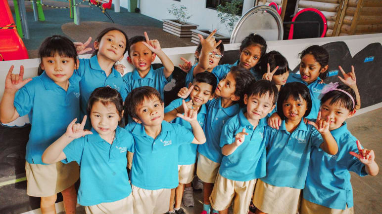 This kindergarten put children with and without hearing loss together. These are the results